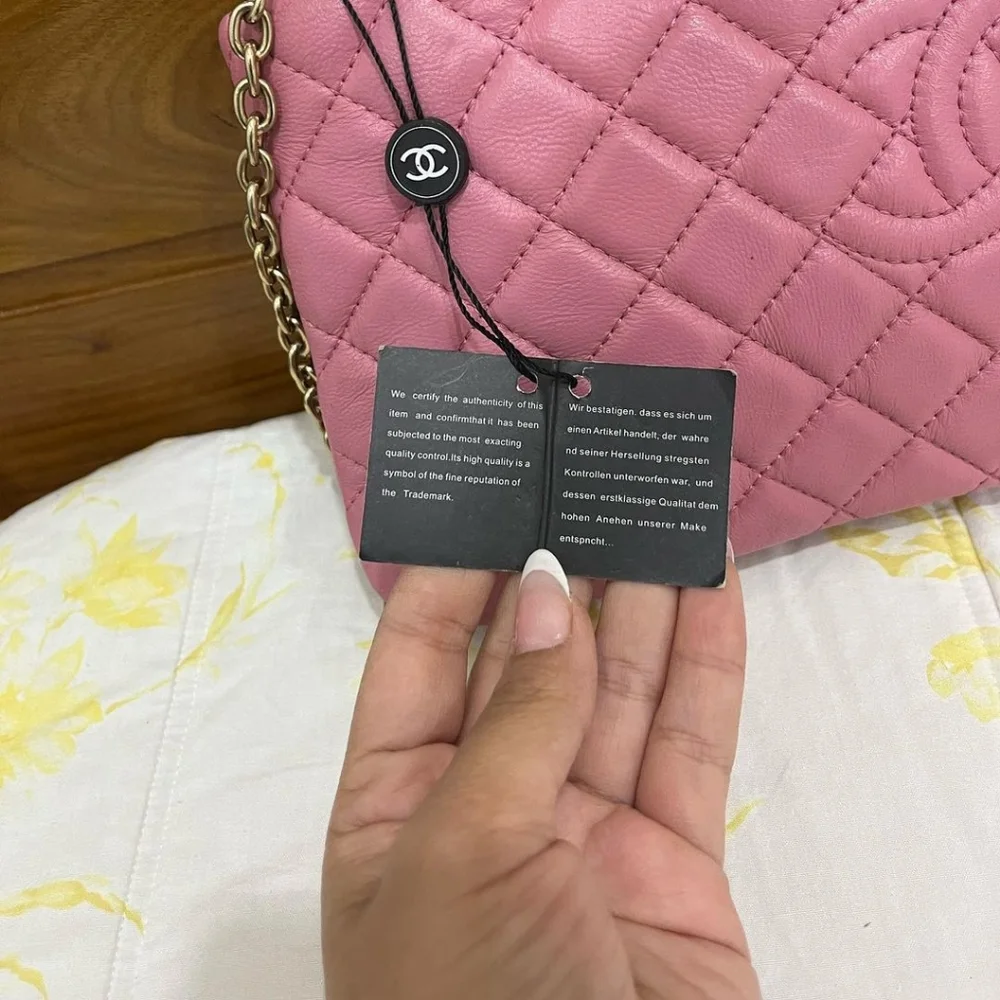 Pink Chanel cavier leather linked chain sling - Picture 5 of 9